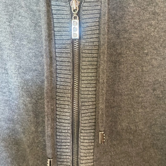 Chicos’s Zenergy size 1 cotton/cashmere/nylon/spandex hooded zip up - Picture 6 of 7